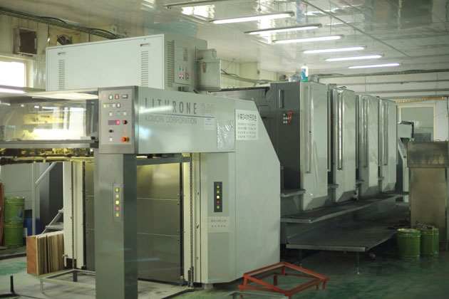 日本小森四色印刷機